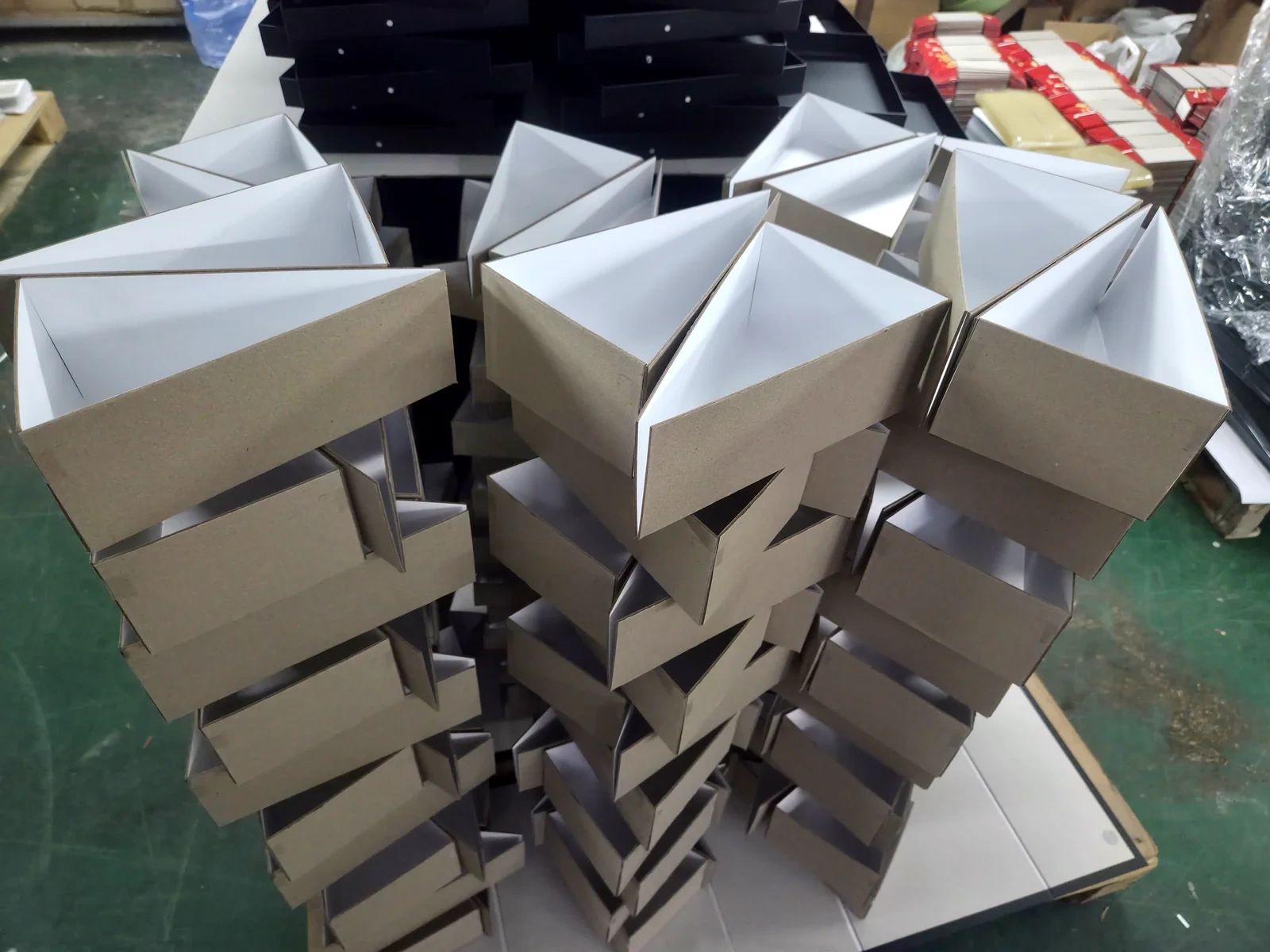 Triangular handmade gift box panel — specialty structure craftsmanship